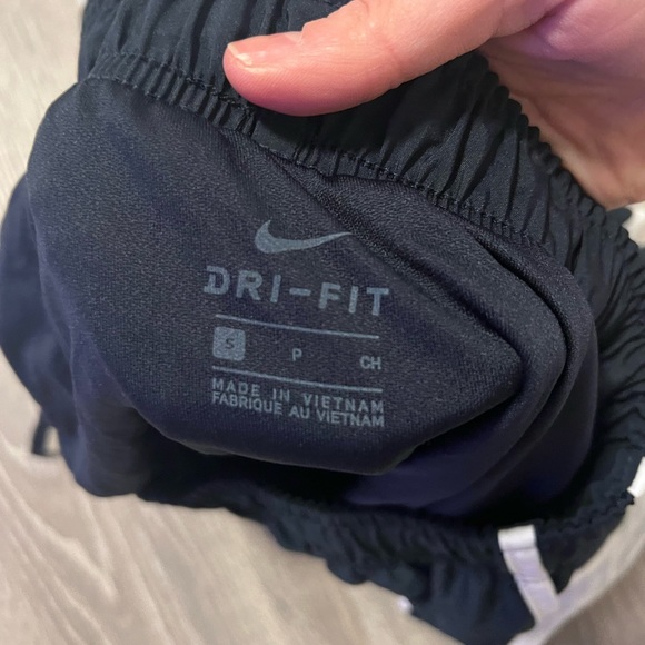 Nike Drifit Shorts - Picture 3 of 3